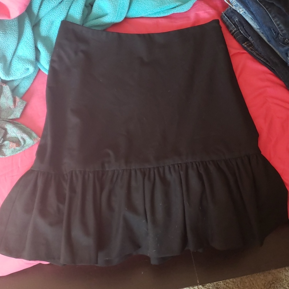 Limited size 4 pencil skirt, used